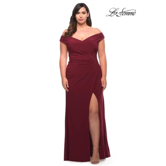 La Femme Dresses & Skirts - NWT La Femme Ruched Off-The-Shoulder V-Back Dress - size 16W